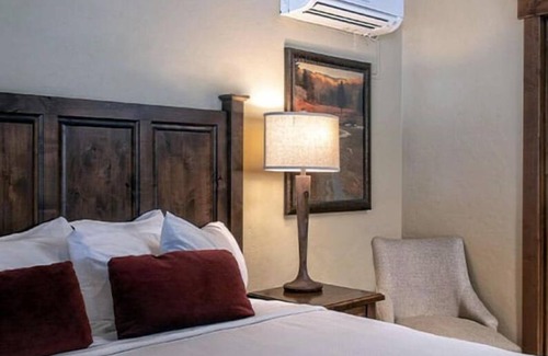 Breckenridge Resort | Grand Lodge Peak 7 Ski In/Out 800 sq feet One Bedroom w/amazing amenities!