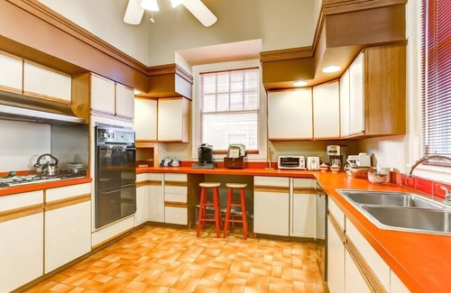 Faubourg Livaudais Bed & Breakfast | Grand Mansion, Garden District, One block to St. Charles Ave, 9 bedrooms