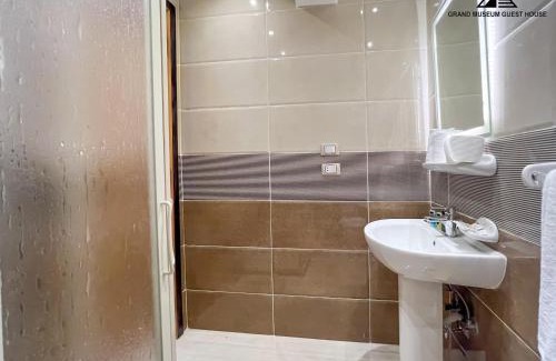 Shurtah al-Dakhlah Hotel | Grand museum & pyramids view inn
