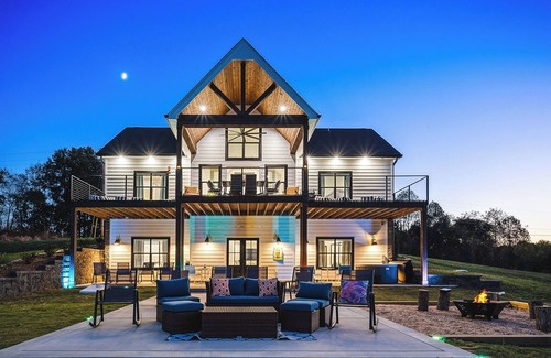 Smithville House | Grand Ole View on Center Hill Lake in Smithville, TN