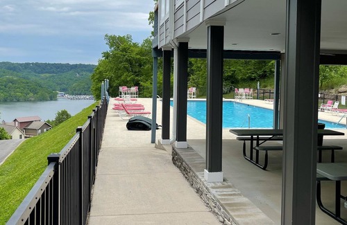 Smithville House | Grand Opening Summer 2021! Amazing Lake Views!