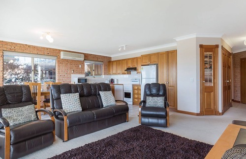 Narooma Apartment | Grand Pacific 2 Unit 2 - Ground Floor
