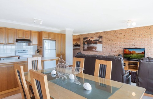 Narooma Apartment | Grand Pacific 2 Unit 2 - Ground Floor