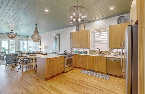 Isle of Palms House | Grand Pavilion 15 - Oceanfront Home! GP Pool Pass!