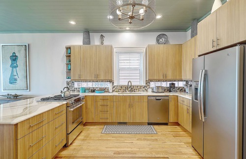 Isle of Palms House | Grand Pavilion 15 - Oceanfront Home! GP Pool Pass!