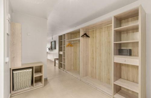 Mont Choisy Apartment | Grand Sahāna 2 - Digital Nomad Beachfront Studio - Work from Paradise