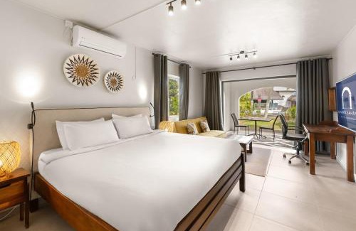 Mont Choisy Apartment | Grand Sahāna 2 - Digital Nomad Beachfront Studio - Work from Paradise