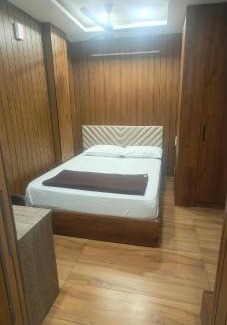 Mysore Hotel | Grand sapphire 100 meters from Sub urban Bus stand Mysore