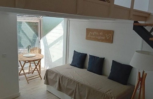 Cap-d'Antibes Apartment | Grand Studio Loft, Rdj, Neuf, Proche Plage de Sable du Ponteil, 200m