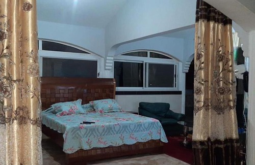 Saly Apartment | Grand Sudio Spacieux Luxueux au cœur de Saly, Vue panoramique, Piscine!