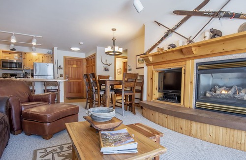 Driggs Condo | Grand Targhee Vacation Headquarters! Ski Shuttle! Clean! Hot Tubs!