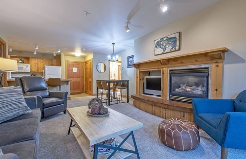 Driggs Condo | Grand Teton & Yellowstone! Hot tubs & Gym! Clean & Updated & Close to Driggs!