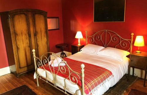 Kirkmichael Apartment | Grand top floor apartment in the Royal Bank House