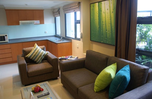 Tanjung Duren Utara Hotel | Grand Tropic Suites Hotel