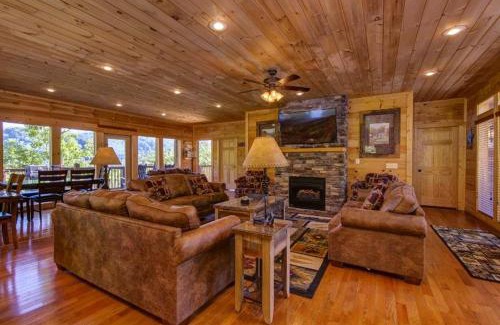 Pigeon Forge House | Grand View Lodge, free tickets, no catch!