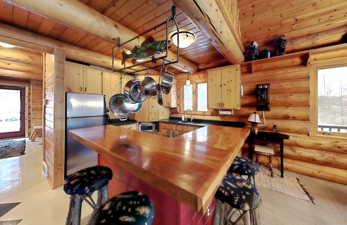 Hayward Cabin | Grand View Lodge -New Listing With Room For The Family