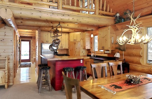 Hayward Cabin | Grand View Lodge -New Listing With Room For The Family