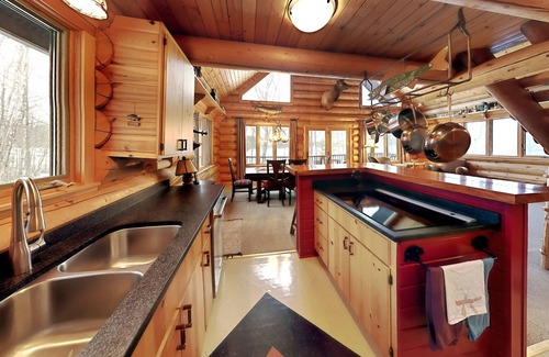 Hayward Cabin | Grand View Lodge -New Listing With Room For The Family