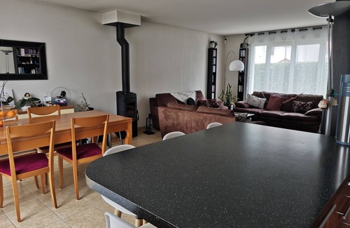 Saint-Genis-Pouilly House | Grande et Spacieuse Maison Pour 4 à 6 Personnes. Proche Cern et Genève