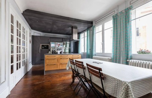 Combat House | Grande Maison Avec Terrasse, Quartier Exceptionnel