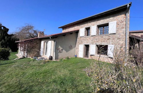 Aurec-sur-Loire House | Grande maison en pierre à la campagne, belle vue