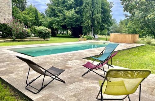 Pranzac House | Grande maison familiale avec piscine chauffée, wifi et parking à Pranzac - FR-1-653-284
