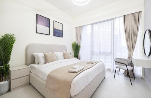 Downtown Dubai Apartment | Grande Signature by Emaar! Amazing Pool, Gym and Location!