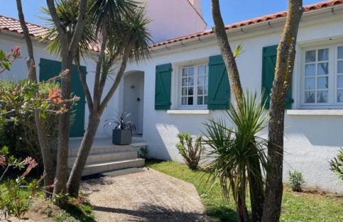 Saint-Denis-d'Oleron House | Grande villa avec piscine près du Phare