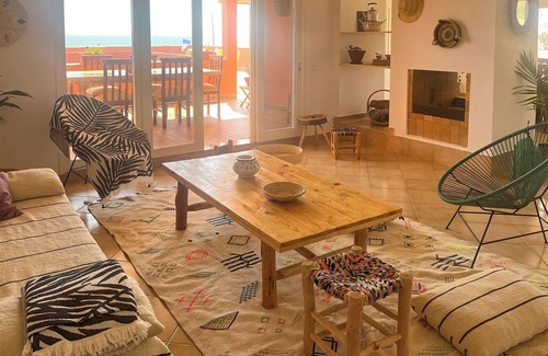 Imi Ouaddar Villa | Grande Villa en Première Ligne Plage