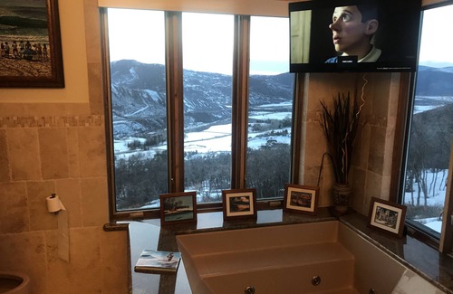 Aspen House | Grandiose home with breathtaking views of ski resorts and surrounding mountains.
