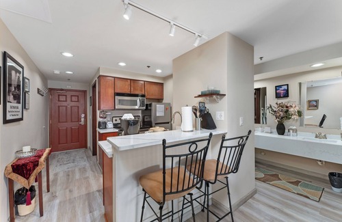 Chelan Condo | GrandView 106 - Luxury Waterfront Condo