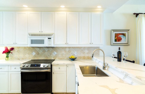Grace Bay Condo | Grandview Penthouse 3 Bedroom plus bonus 4th bedroom Beach Front on Grace Bay