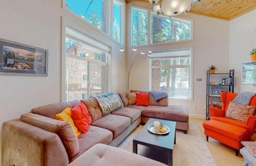 Yosemite National Park House | Granite Tranquility
