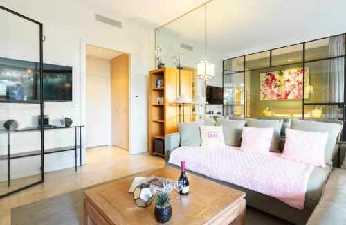 Cannes City Centre Apartment | Gray d'Albion YourHostHelper
