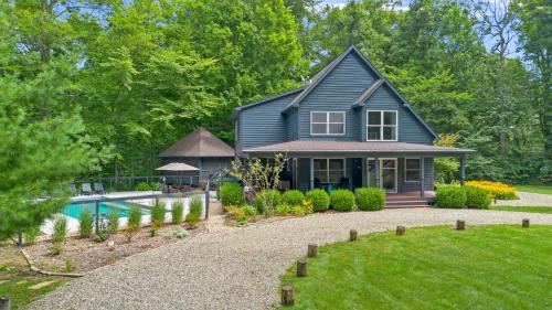 Three Oaks House | Gray Haven