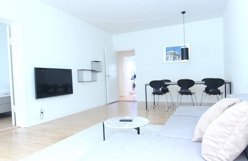 Frederiksberg C Apartment | Great 2-bed w/balcony - 238