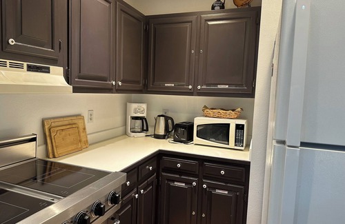 Whittier Condo | Great 2-bedroom condo with AC, WiFi, Parking in Downtown Boulder