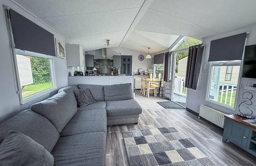 Great Yarmouth House | Great 6 berth spacious caravan with large outdoor space ref 50056L