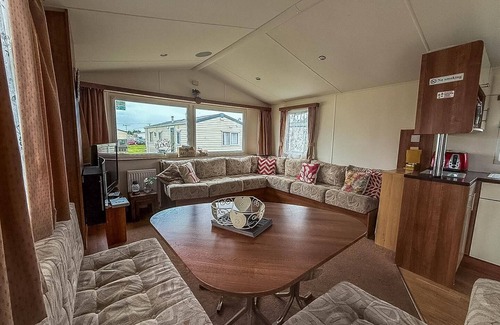 Clacton-on-Sea House | Great 8 berth caravan for hire at St Osyth Beach in Essex ref 28123GC