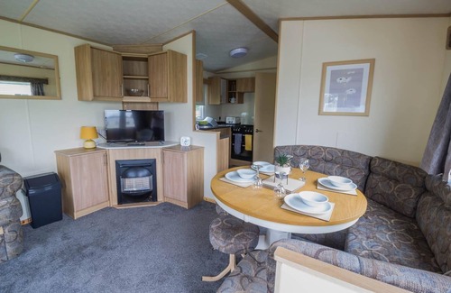 Clacton-on-Sea House | Great 8 berth caravan for a Staycation in Clacton-on-Sea ref 26436E
