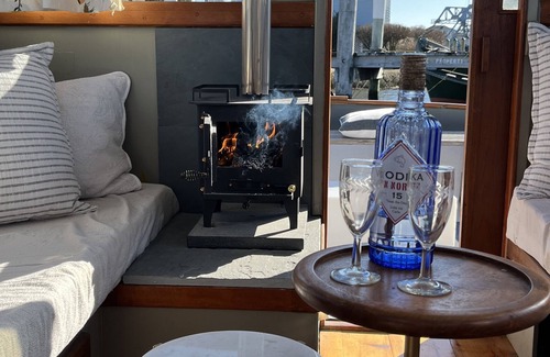 Mystic Boat Rental | Great boat in mystic town