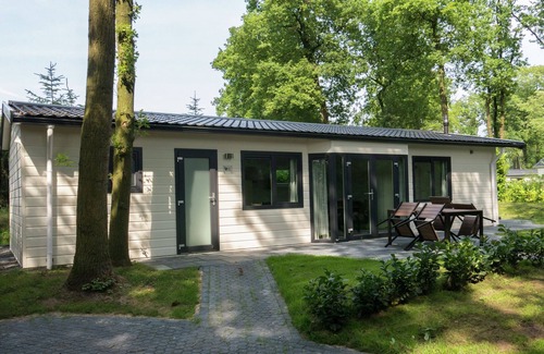 De Bult House | Great chalet with dishwasher, surrounded by forest