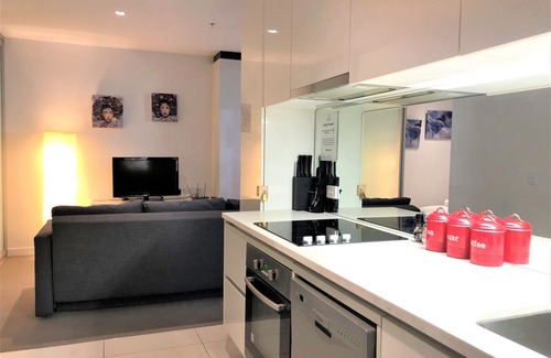 Melbourne Central Business District Apartment | Great City Location - 2BD Upper West Side!