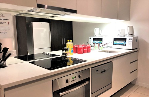Melbourne Central Business District Apartment | Great City Location - 2BD Upper West Side!