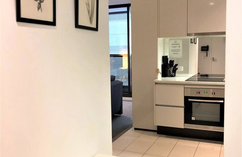 Melbourne Central Business District Apartment | Great City Location - 2BD Upper West Side!