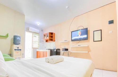 Bandung Apartment | Great Deal Studio at Gateway Ahmad Yani Cicadas Apartment By Travelio