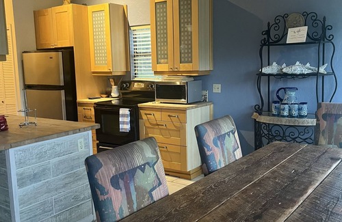 Horseshoe Bay House | Great Eclipse viewing locationnCharming 2-bedroom townhome