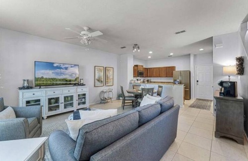Casselberry House | Great family neighborhood. Close to theme parks! Pet friendly, sleeps 6.