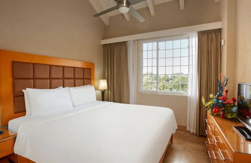 Saint Lawrence House | Great for a Family Getaway in the Caribbean! 2 Amazing Units (w/ Kitchen Each)
