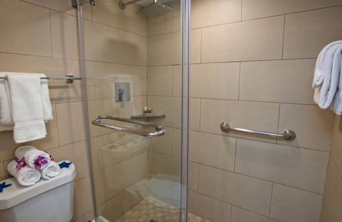 Saint Lawrence House | Great for a Family Getaway in the Caribbean! 2 Amazing Units (w/ Kitchen Each)